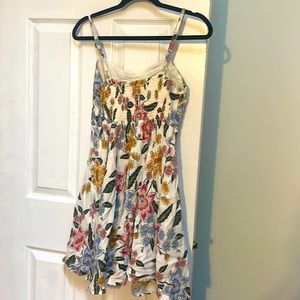 Like new Beautiful flower blouse